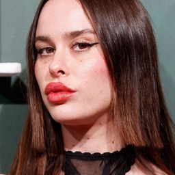 María Forqué - 風流西班牙第 2 集演員 飾演Chica 10