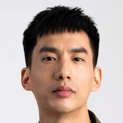 李慕恩 - 導演你有病演員 飾演Director Assistant