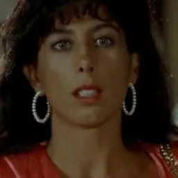 Daniela Conti 飾演 Rosalia