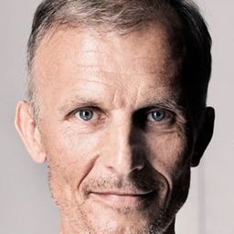 理查德·塞梅爾 飾演 Von Willebrand