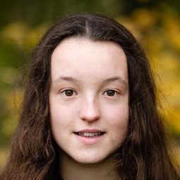 貝拉·蘭姆西 飾演 Princess Gizana (voice)