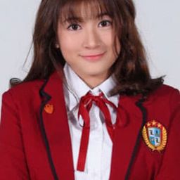 Mananya Kaoju 飾演 Self