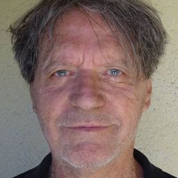 Helmut Berger 飾演 Verleger