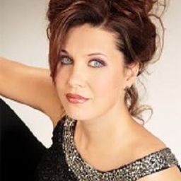 Marina Rebeka 飾演 Mathilde