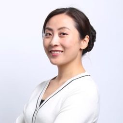 Zhu Liqun - 陽臺上演員 飾演Sixth Floor Lady