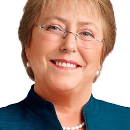 Michelle Bachelet 飾演 Self