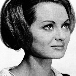 茱莉安娜·洛約迪切 飾演 Paola