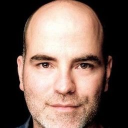 James Babson 飾演 Bob