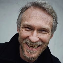 Robinson Reichel - Night Train to Venice演員 飾演Skin Udo