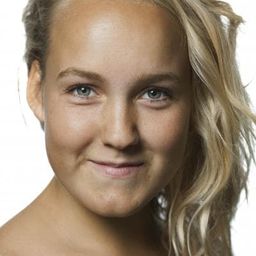 Jessica Dinnage 飾演 