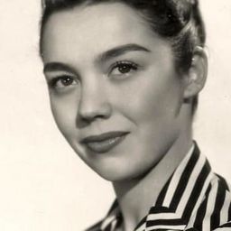 Julia Martínez 飾演 Señora Hortensia