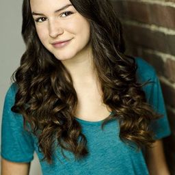 Tori Barban 飾演 Merry