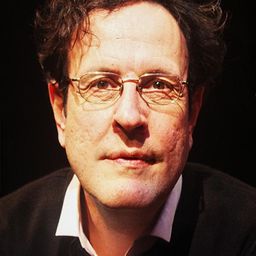 希拉爾·卡德里·基諾盧 飾演 Bahtiyar