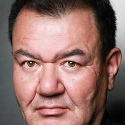 Patrick Gallagher - 極北之戰演員 飾演Taq