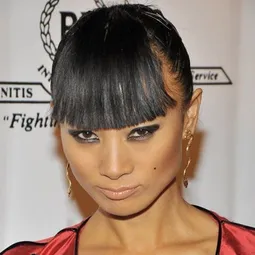 白靈 - 六條道路通日落演員 飾演June Lee