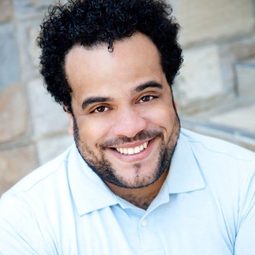 Wayne Alon Scott 飾演 