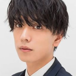 黒羽麻璃央 飾演 