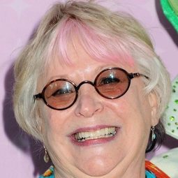 露西·泰勒 飾演 Minnie Mouse / Huey / Dewey / Louie (voice)