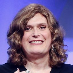 莉莉·華卓斯基 - 22世紀殺人網絡 復活次元編劇