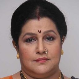 Savita Prabhune 飾演 Police Officer (Special Appearance)