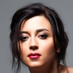 菠玖·貢達須 - 師奶鎮長演員 飾演Gule