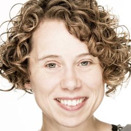 Michelle Terry 飾演 Beatrice