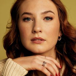 Mia Grunwald 飾演 Dana