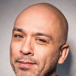 祖蓋伊 飾演 Self