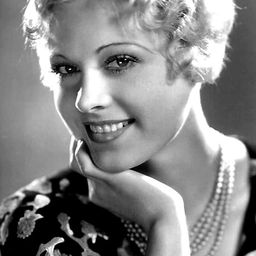 Esther Ralston 飾演 Miss Hofer