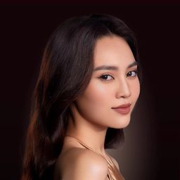 Ninh Dương Lan Ngọc 飾演 Ms. Q / Hoàng Quyên