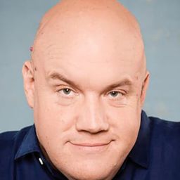 蓋伊·布拉納姆 飾演 Guy