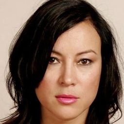 珍妮佛·提莉 - 傑里科大廈演員 飾演Donna Cherry