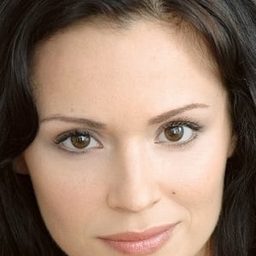 Angela Cohen 飾演 Liz