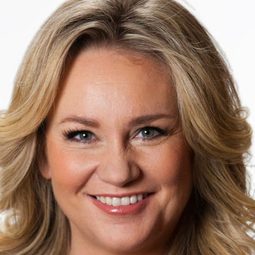 瑪莉亞·席德 - 嚕嚕米漫遊蔚藍海岸演員 飾演Muumimamma (voice)