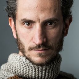 安德烈格佩利 飾演 Angelo Padovani