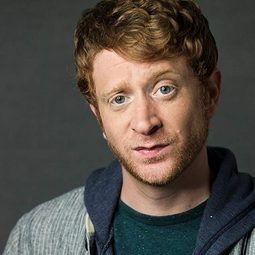 Kevin Miller 飾演 Josh Nelson