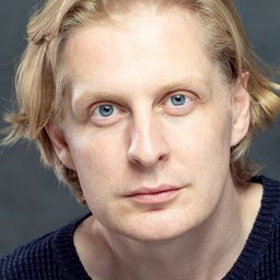 Gerard McCarthy - 貝爾法斯特演員 飾演Bobby Frank