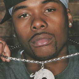 曼菲斯·布利克 飾演 Self