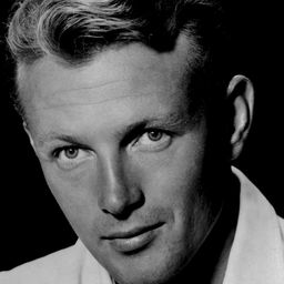 Jacques Sernas 飾演 The President