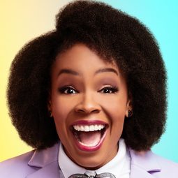 Amber Ruffin 飾演 Self