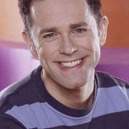 Chris Jarvis 飾演 Snout