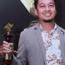 Allan Sebastian - 凶鈴契約演員 飾演Neighbor