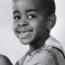 Matthew 'Stymie' Beard - 紅衫淚痕演員 飾演Ti Bat