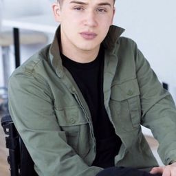 Gerald Isaac Waters 飾演 Chad