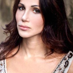 Elisabetta Rocchetti 飾演 Violetta