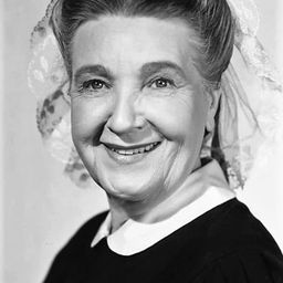 Sarah Padden 飾演 Mrs. Georgia Dvorak