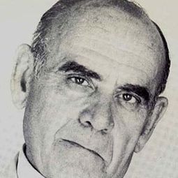 Vittorio Caprioli 飾演 Claudius