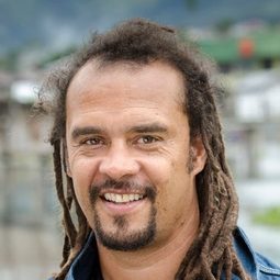 Michael Franti 飾演 Himself