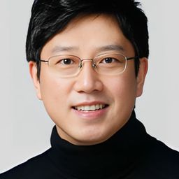 Kim Dong-seok 飾演 Play Audience