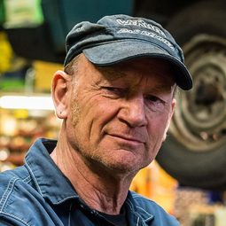 Andi Feldmann 飾演 Meister Röhrich / Andi (voice)